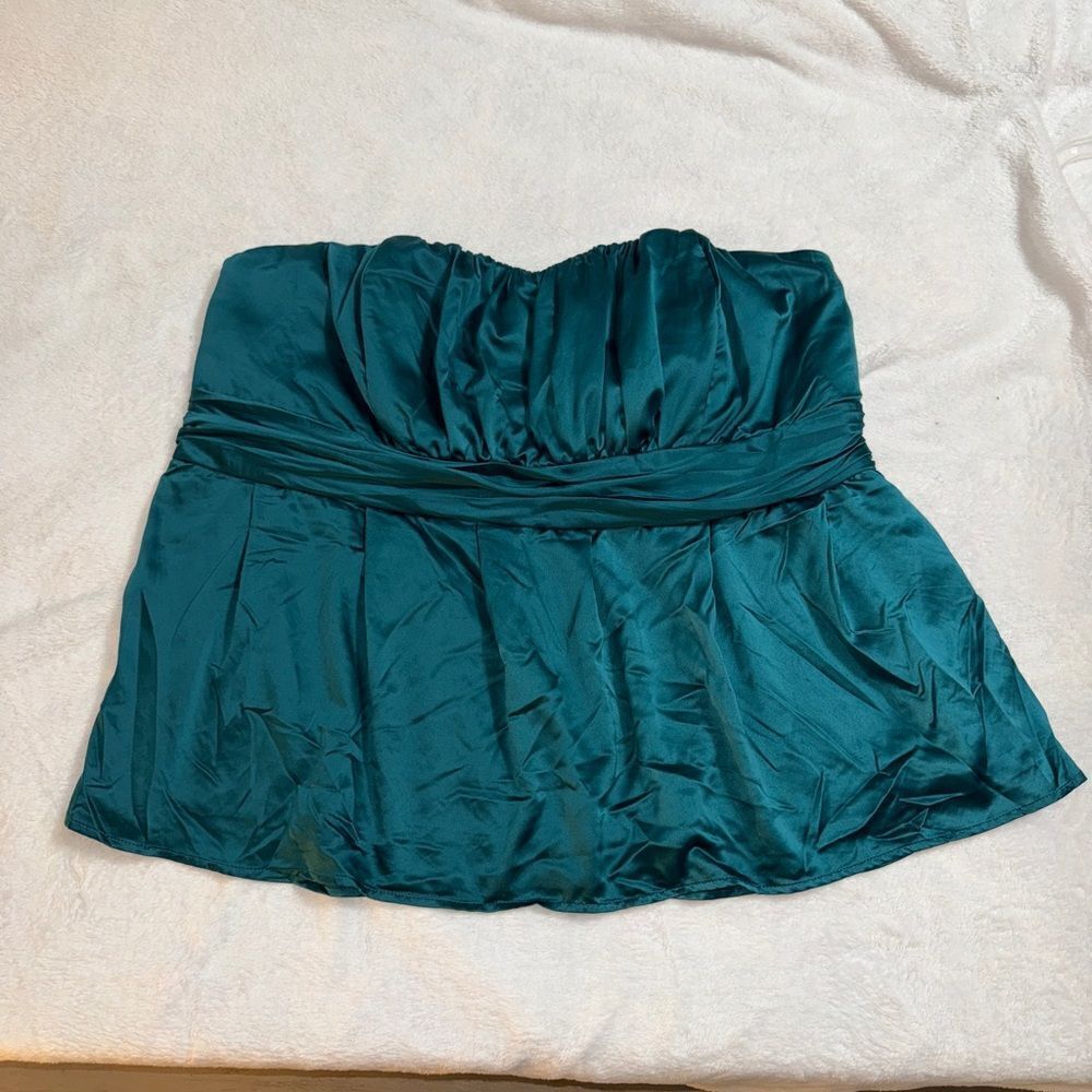 Torrid size 4 sweetheart halter top satin feel